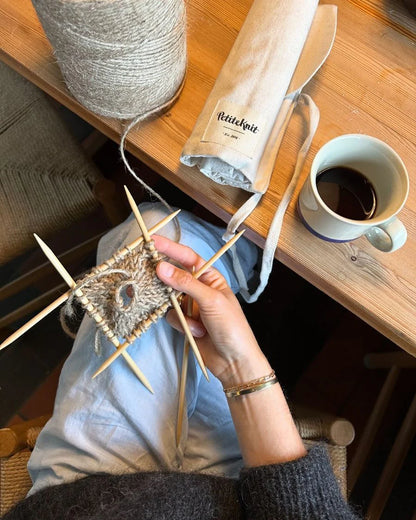 Etui na druty pończosznicze